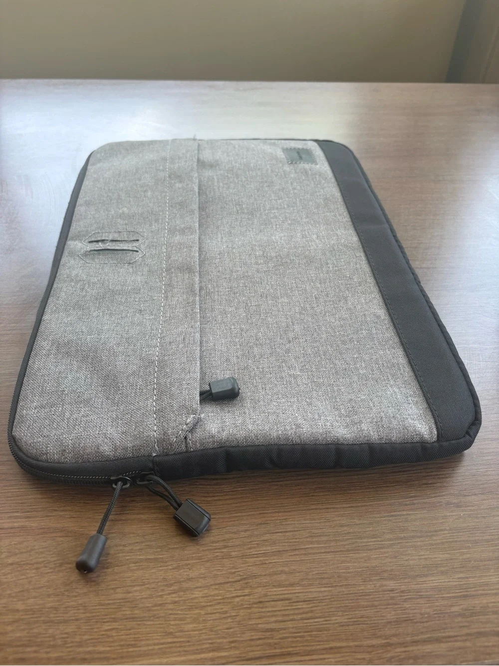 Targus Solid Pattern Laptop Sleeve Case - Gray and Black